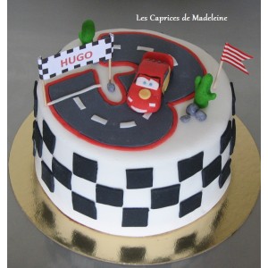 gâteau Cars et le circuit de voitures