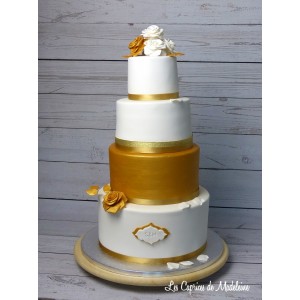 wedding cake blanc et or